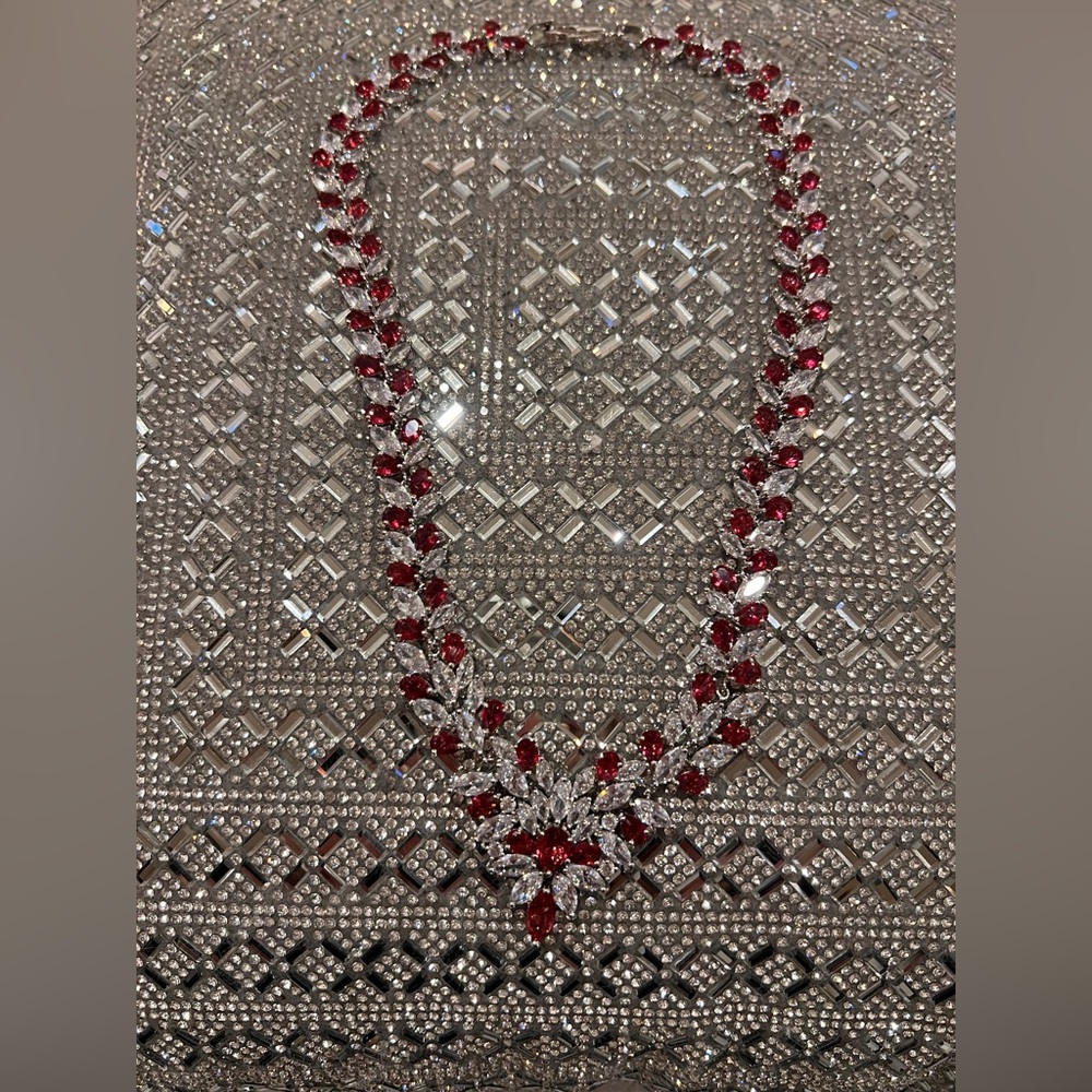Elegant Red and Silver Necklace Marked 925 clasp - Picture 3 of 16